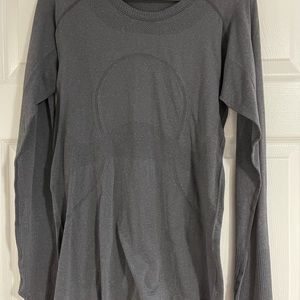 Long sleeve Lululemon shirt wore once in excellent condition